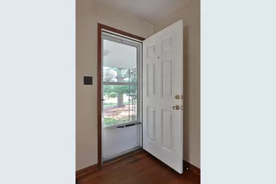 375 E Royal Forest Boulevard, Columbus, OH 43214 - Photo 5