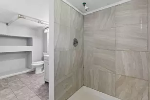 1010 Rose Pl, Columbus, OH 43227 - Photo 5