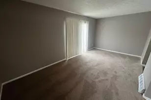 2621 Woodsedge Rd, Columbus, OH 43224 - Photo 3