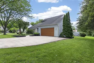 6309 Alissa Ln, Columbus, OH 43213 - Photo 7
