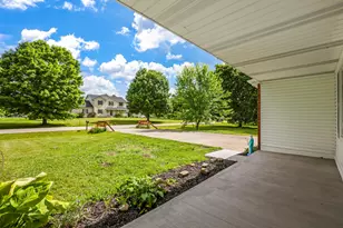 1165 Carryback Dr SW, Pataskala, OH 43062 - Photo 9