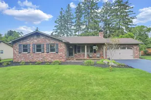 370 Heather Ln, Powell, OH 43065 - Photo 1