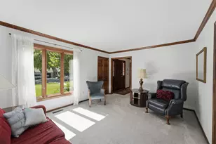 2347 Collins Dr, Worthington, OH 43085 - Photo 7
