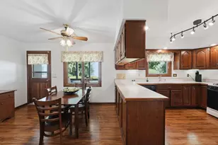 2347 Collins Dr, Worthington, OH 43085 - Photo 13