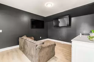 1284 E Mound St, Columbus, OH 43205 - Photo 13