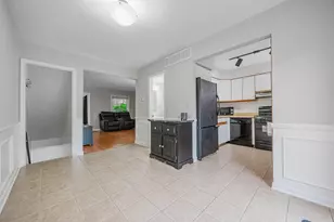 614 Dlyn St, Columbus, OH 43228 - Photo 9