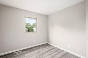 2498 Newburgh Dr, Columbus, OH 43219 - Photo 19