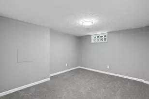 1300 Laurel Green Pl, Galloway, OH 43119 - Photo 21