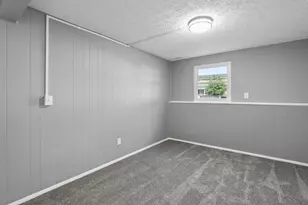 1300 Laurel Green Pl, Galloway, OH 43119 - Photo 19