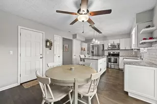 3688 Carnforth Dr, Columbus, OH 43221 - Photo 9
