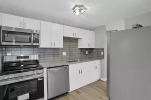 8906 Lakefield Ct, Galloway, OH 43119 - Photo 5