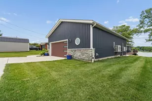 1300 E Choctaw Dr, London, OH 43140 - Photo 47