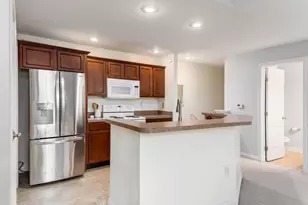3973 Dinon Dr, Columbus, OH 43221 - Photo 3