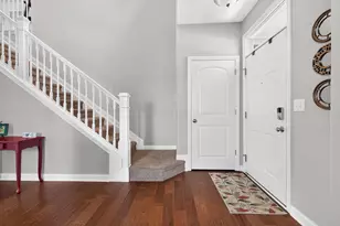 635 Sandhill Ct, Delaware, OH 43015 - Photo 3