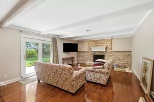 1791 Hickory Hill Dr, Columbus, OH 43228 - Photo 3