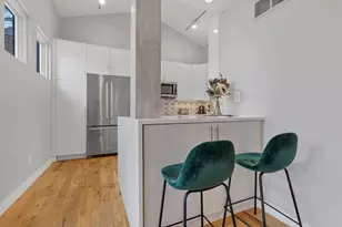 233 W Poplar Ave, Columbus, OH 43215 - Photo 9