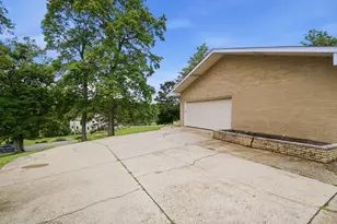 385 Taylor Blair Rd, West Jefferson, OH 43162 - Photo 3