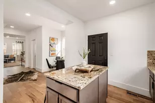 263 S 20th St, Columbus, OH 43205 - Photo 13