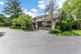 141 Flores Pl, Columbus, OH 43213 - Photo 1