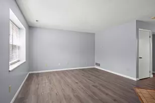 4919 Dublin Falls, Columbus, OH 43221 - Photo 3