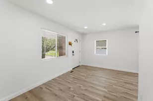 1558 Forest St, Columbus, OH 43206 - Photo 5