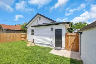 1181 Minnesota Ave, Columbus, OH 43211 - Photo 9