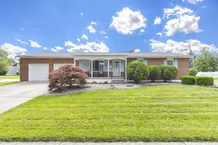 747 Hunt Valley Dr, Reynoldsburg, OH 43068 - Photo 1