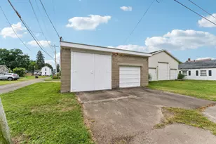 922 Pine St, Coshocton, OH 43812 - Photo 37
