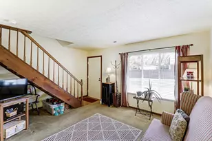 5680 Jousting Ln, Columbus, OH 43231 - Photo 9