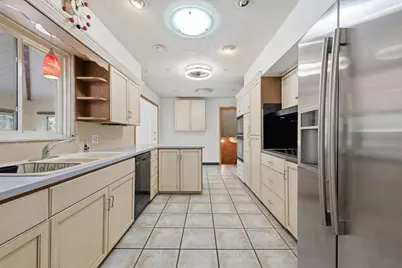 2690 Burnaby Drive, Columbus, OH 43209 - Photo 7