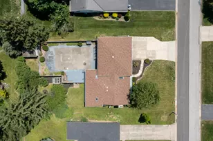 2690 Burnaby Dr, Columbus, OH 43209 - Photo 37