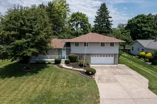2690 Burnaby Dr, Columbus, OH 43209 - Photo 1