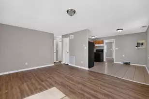 2663 Azelda St, Columbus, OH 43211 - Photo 5