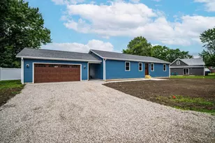 131 Flint St, Cardington, OH 43315 - Photo 1