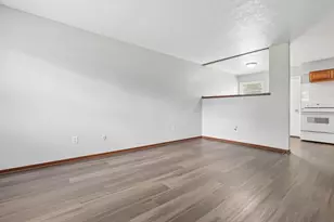 2238 Perkins Ct, Columbus, OH 43229 - Photo 7