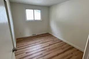 4900 Kresge Dr, Columbus, OH 43232 - Photo 9