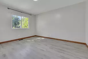 1588 Fall Brook Rd, Columbus, OH 43223 - Photo 9