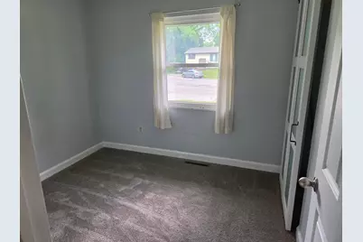 3325 Latonia, Columbus, OH 43232 - Photo 5