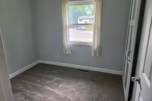 3325 Latonia, Columbus, OH 43232 - Photo 5