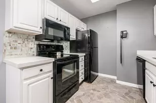 8371 Greyhawk Cir, Columbus, OH 43240 - Photo 11