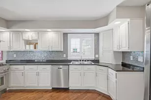 2724 Sherwood Rd, Columbus, OH 43209 - Photo 7