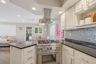 2724 Sherwood Rd, Columbus, OH 43209 - Photo 9