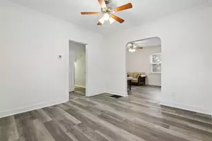 1470 E Weber Rd, Columbus, OH 43211 - Photo 11