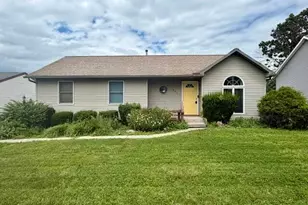 1093 Lizabeth Cir, Heath, OH 43056 - Photo 1