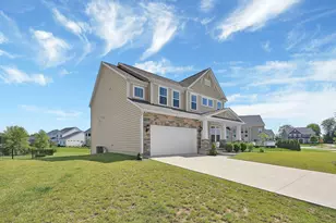 5620 Carlisle Dr, Grove City, OH 43123 - Photo 3