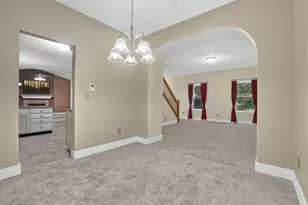 8079 Pelham Dr, Westerville, OH 43081 - Photo 9