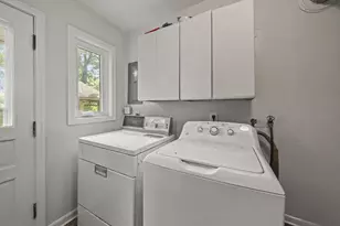 237 Maple Dr, Columbus, OH 43228 - Photo 15