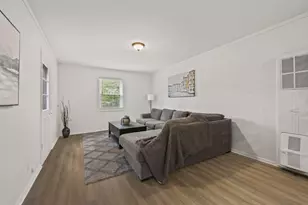 237 Maple Dr, Columbus, OH 43228 - Photo 21