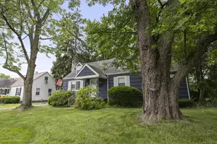 237 Maple Dr, Columbus, OH 43228 - Photo 37