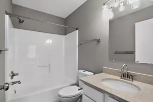 2724 Raphael Dr, Columbus, OH 43232 - Photo 15
